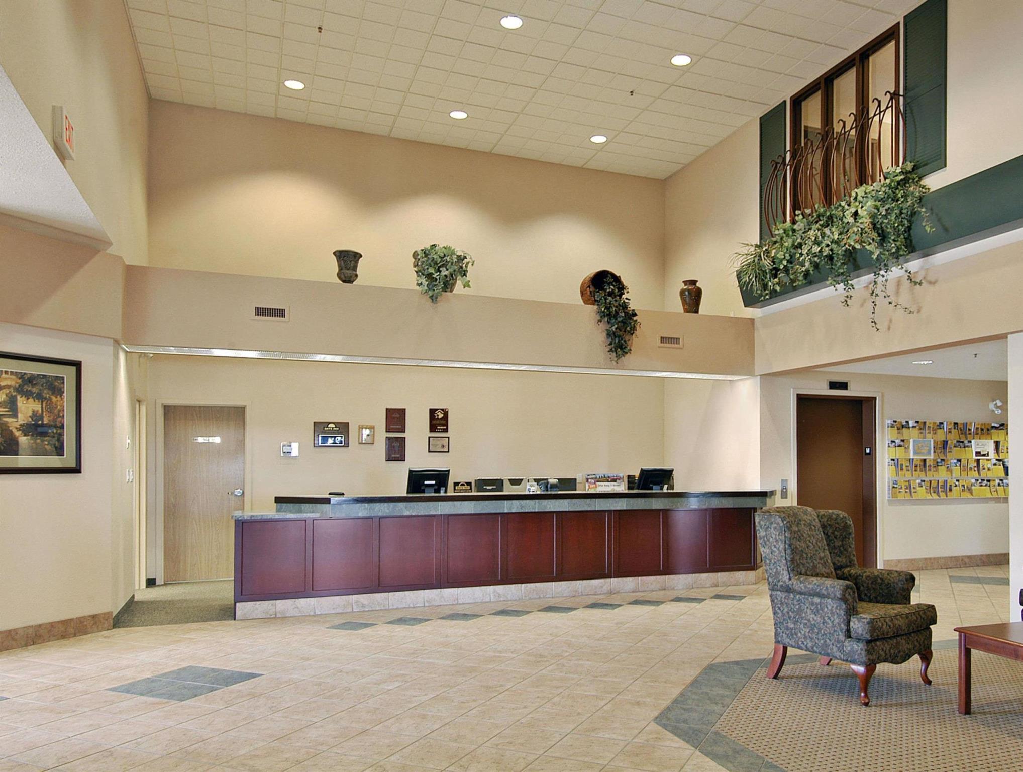 Days Inn & Suites By Wyndham Winkler Dış mekan fotoğraf